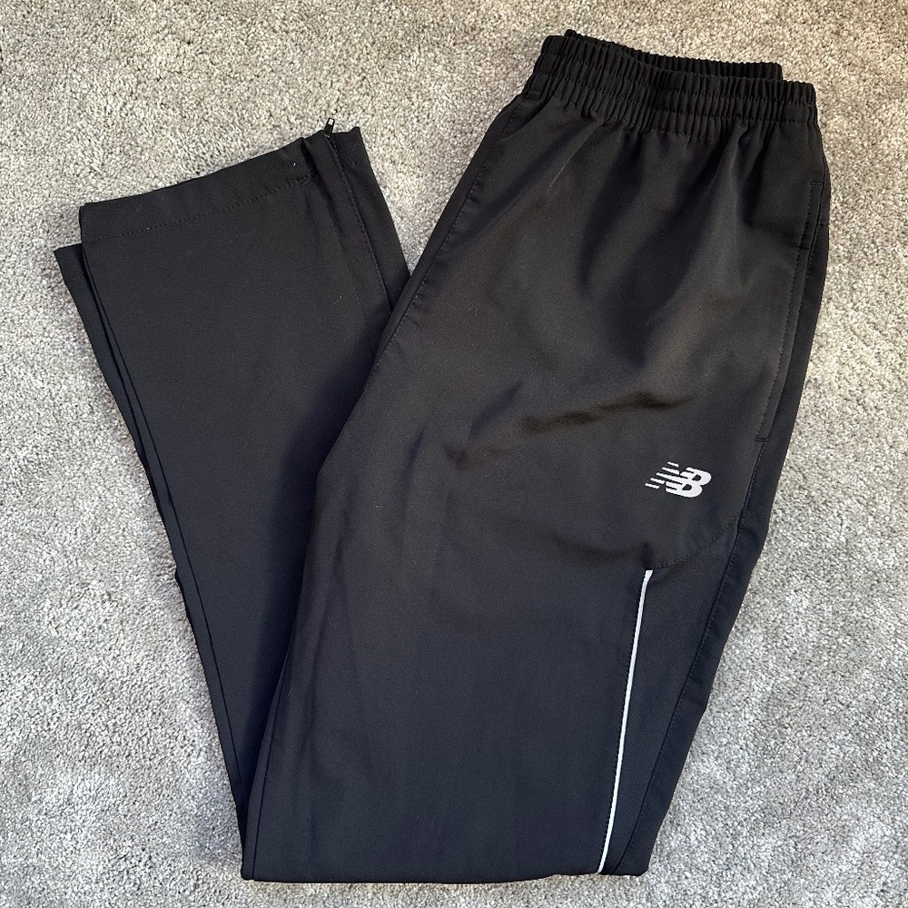 New Balance loose fit lightweight pants - Size L